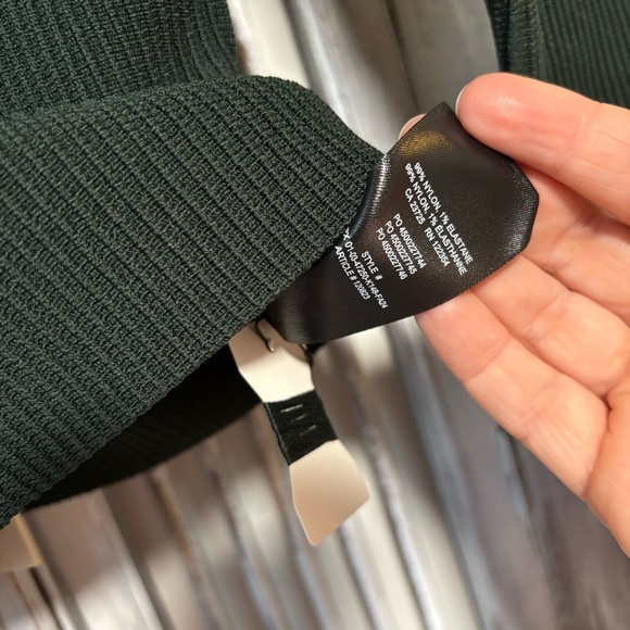 Babaton Scarab Green Sculpt Knit Scouted Ribbed Open Back Longsleeve Blouse NWT - Picture 8 of 12